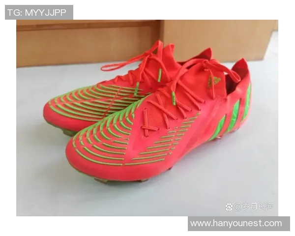 性价比高的球星推荐款足球鞋 不贵又耐用 适合普通玩家的最佳选择